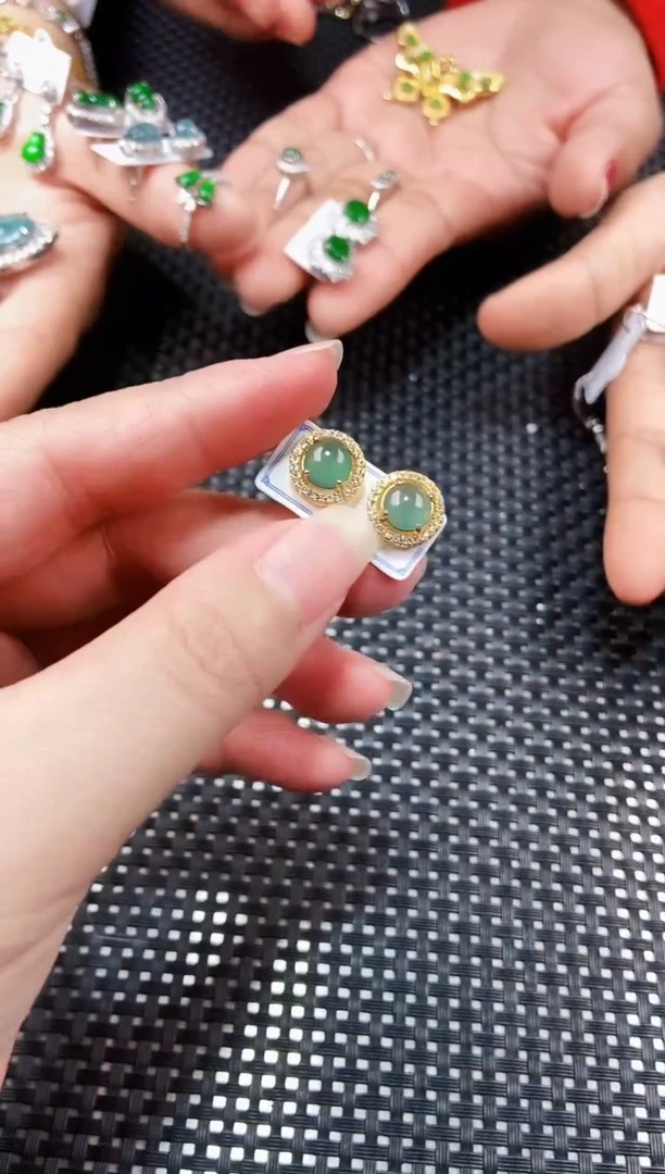 【闪购商品】翡翠耳饰未镶嵌11111111