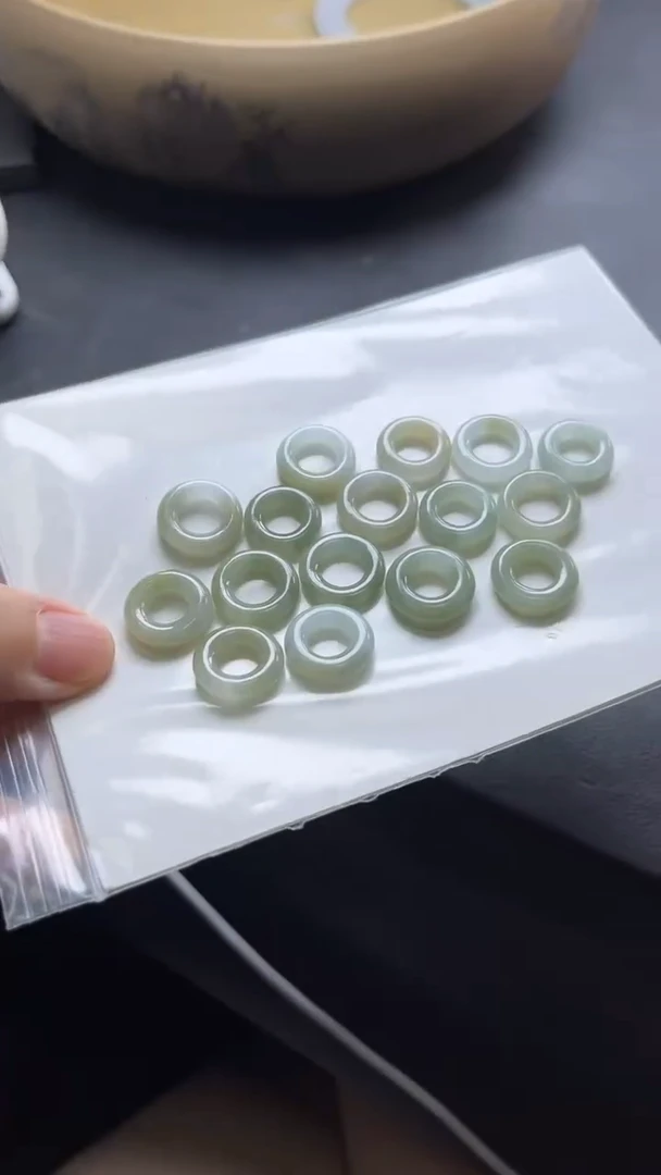 翡翠未镶嵌颈饰翡翠甜甜圈多样发一件