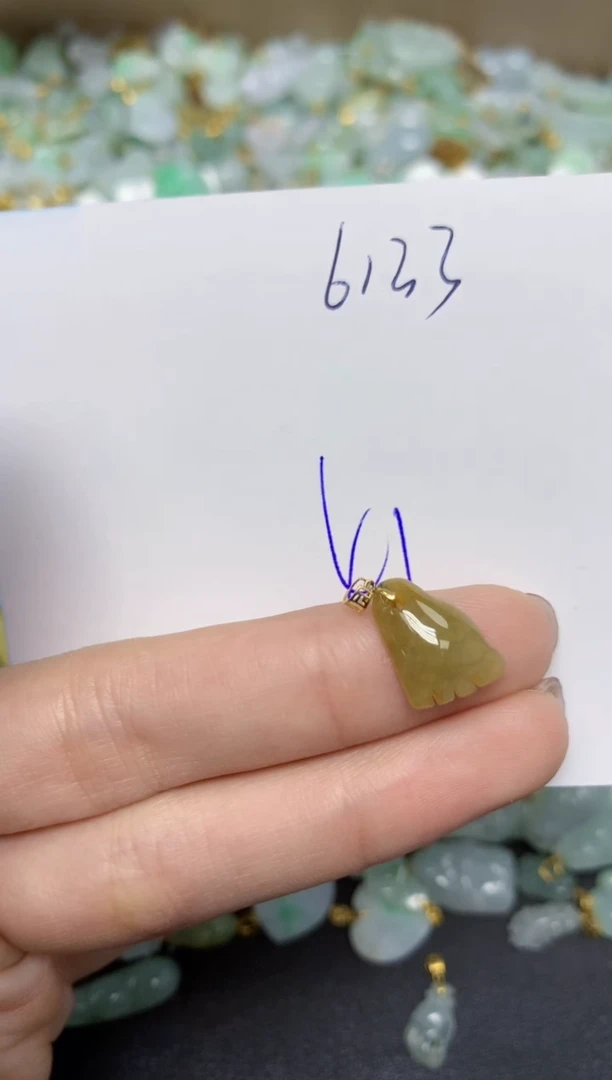 【闪购商品】翡翠颈饰18K金镶嵌天然翡翠A货