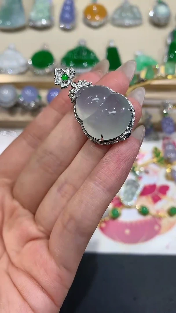 【闪购商品】翡翠吊坠(不含链)18K金镶嵌10团购