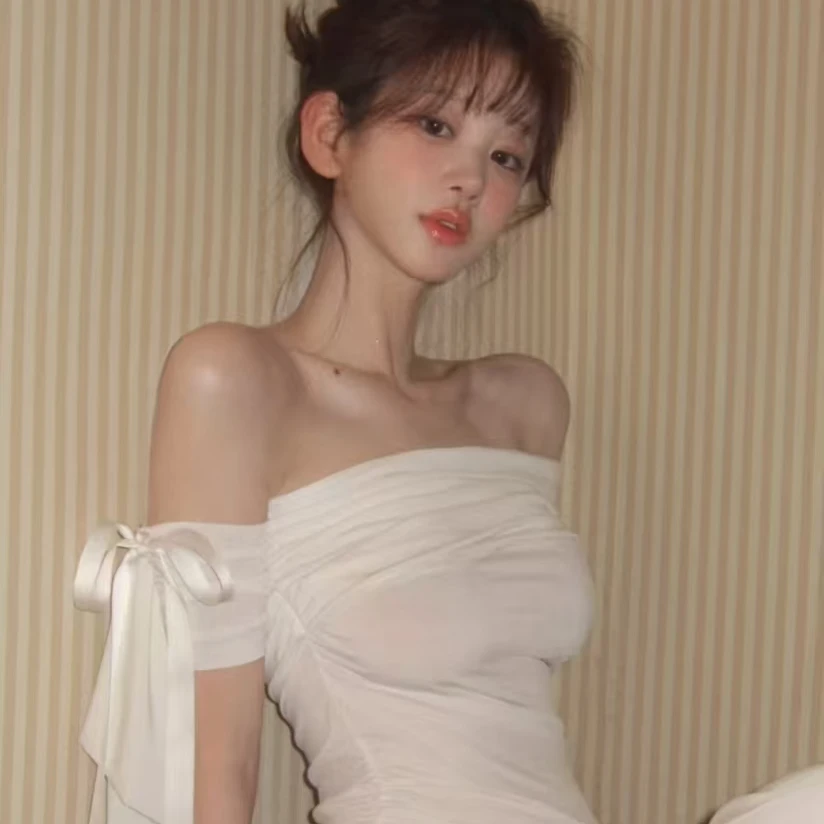 美丽侧重面~春上新纯色简约斜肩飘带修身短袖t恤一字肩露肩