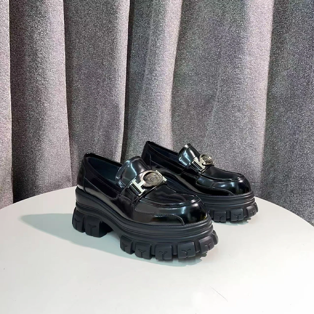 C921  黑色  2025新款时尚厚底圆头深口女士乐福鞋