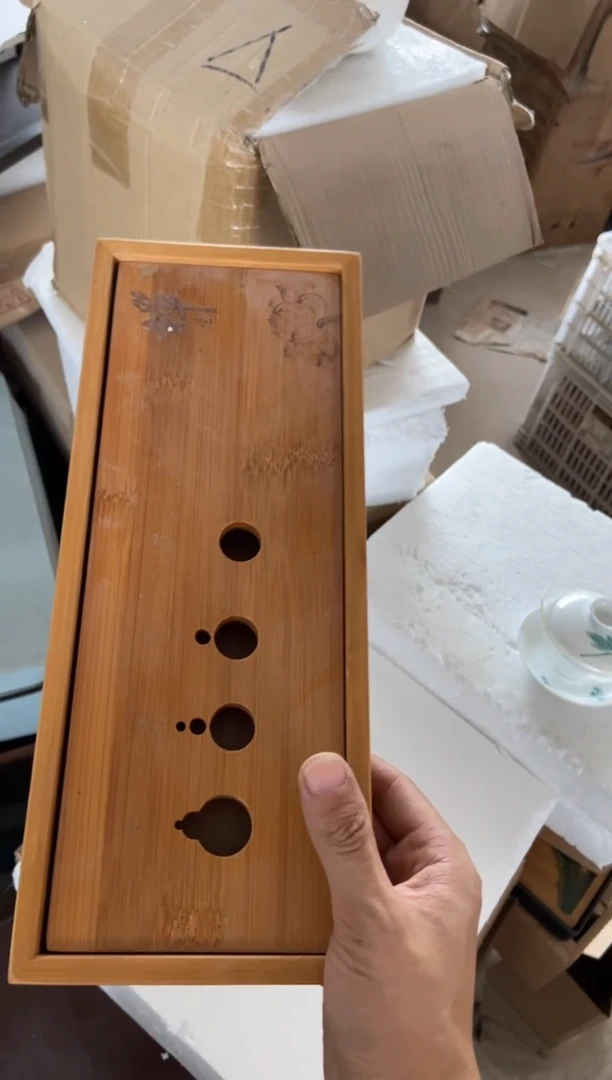 无运费险有瑕疵的摄影的产品有使用过的痕迹有点脏介意勿拍