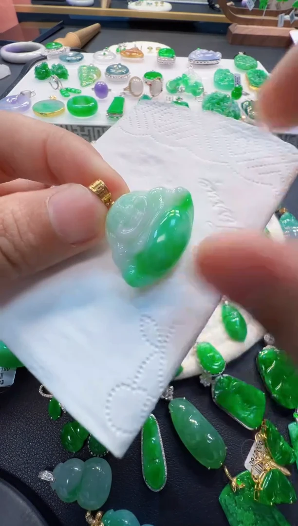 翡翠18K金镶嵌吊坠(不含链)1280