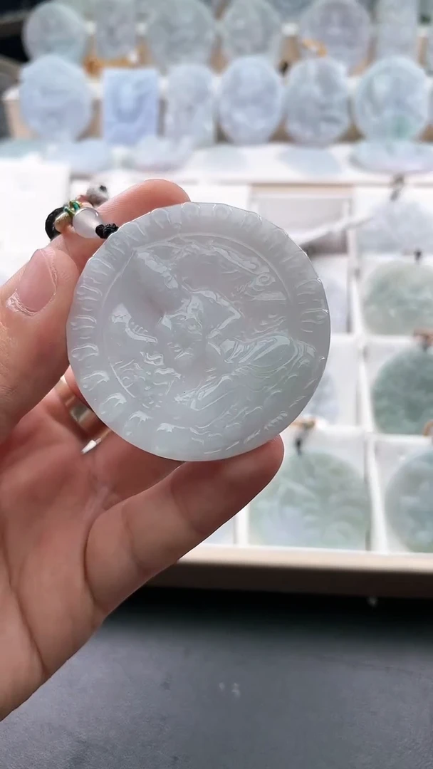 翡翠未镶嵌颈饰..../6/15/ 293