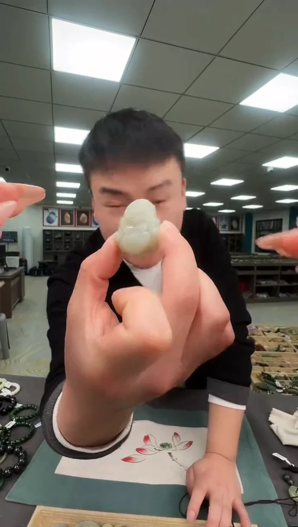 未镶嵌和田玉挂件b69