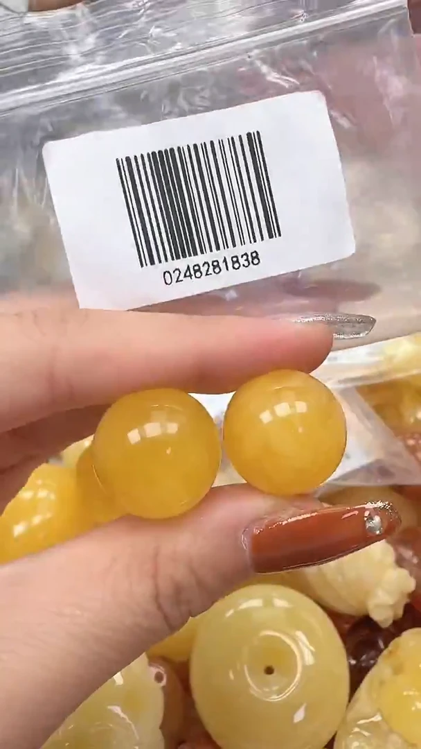 裸石琥珀未镶嵌如图