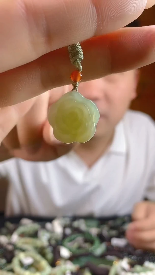 和田玉未镶嵌颈饰多样性发货，拍一发一