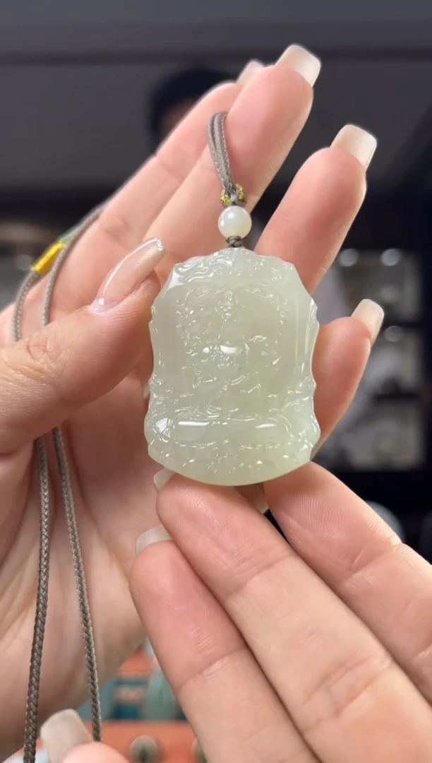 颈饰未镶嵌和田玉佩佩