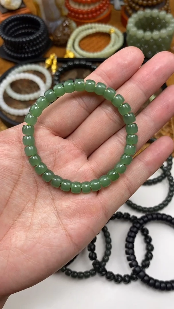 颈饰未镶嵌和田玉手串