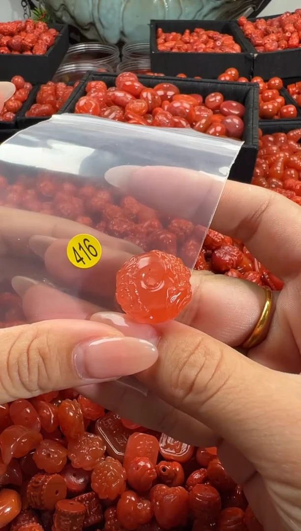 颈饰未镶嵌南红玛瑙1