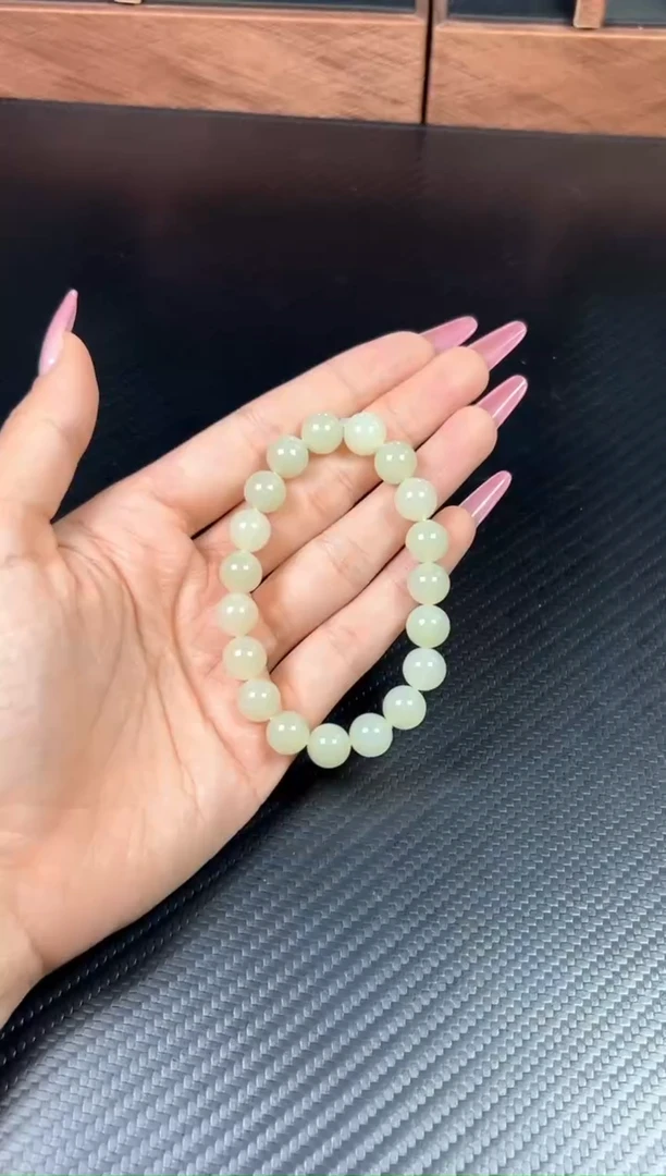 手串未镶嵌和田玉若羌微色差卡10j