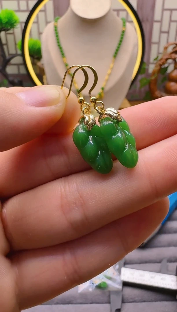 14K金镶嵌和田玉耳饰E112