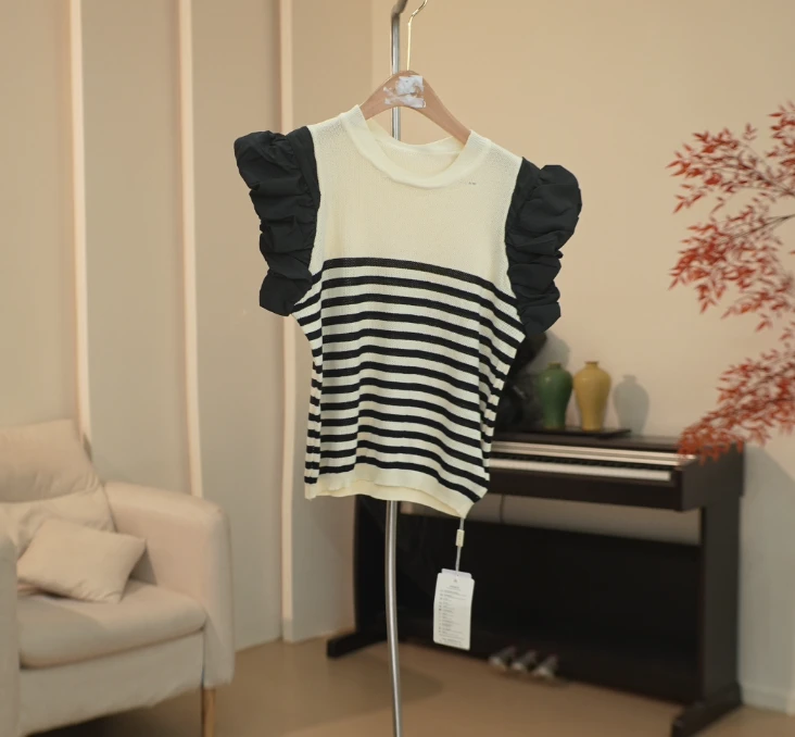 DS069 黑杏条纹拼接泡泡袖无袖针织衫 101062SY004
