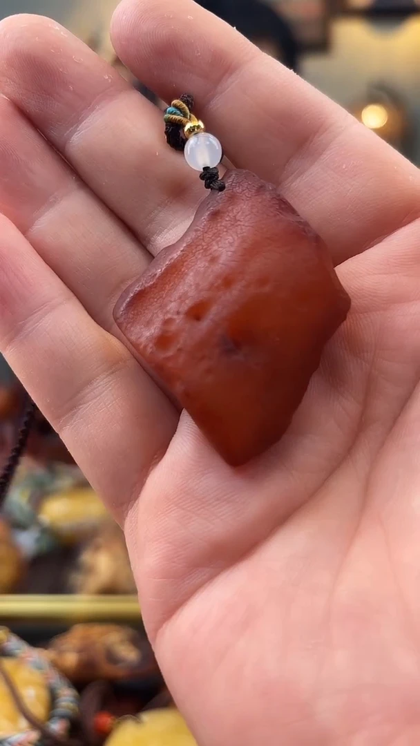 未镶嵌颈饰琥珀吊坠