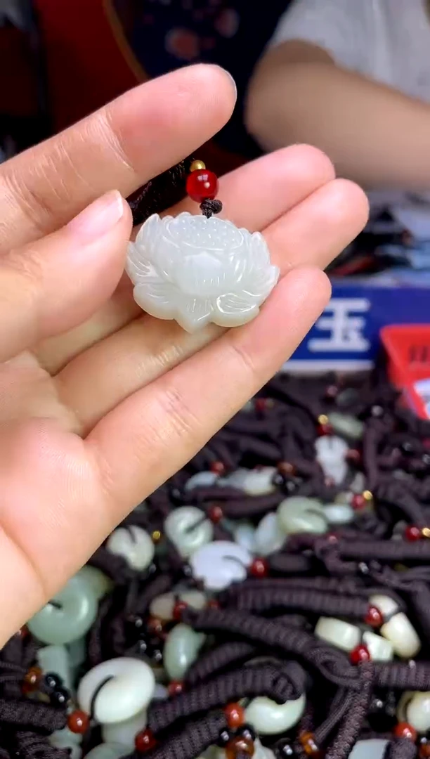 未镶嵌和田玉挂件1