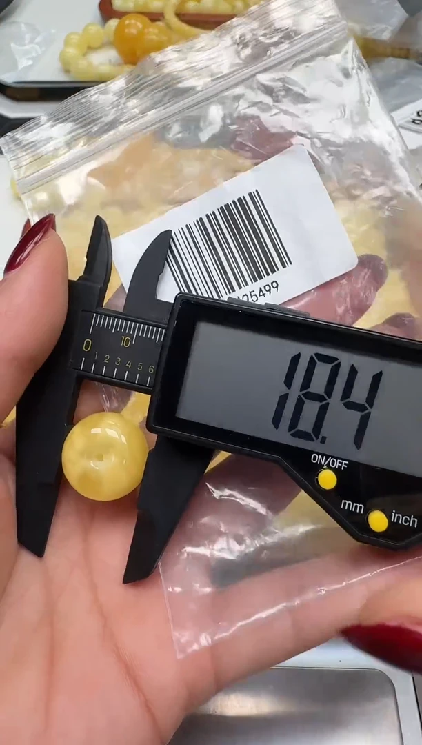 裸石琥珀未镶嵌如图