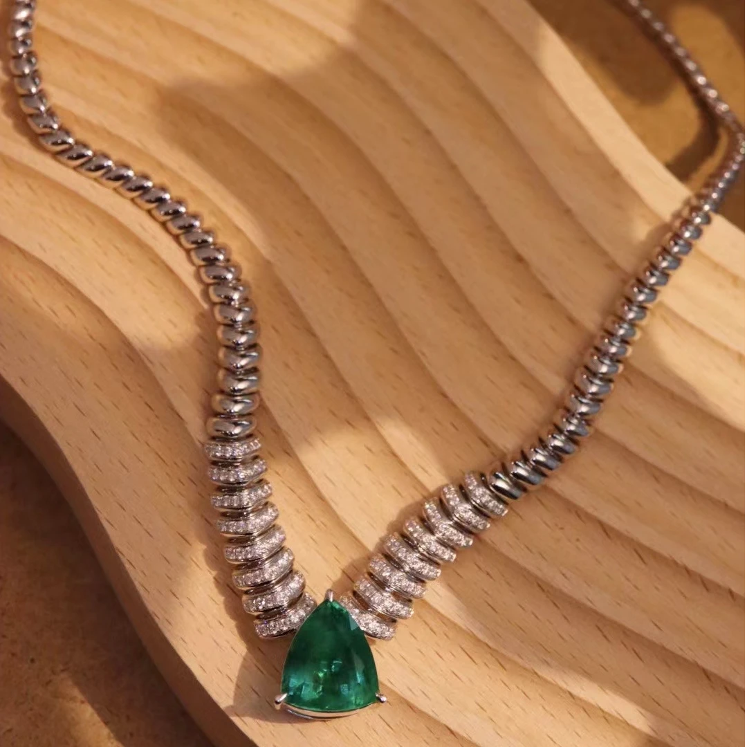 7.37ct 新款天然祖母绿蛇骨项链