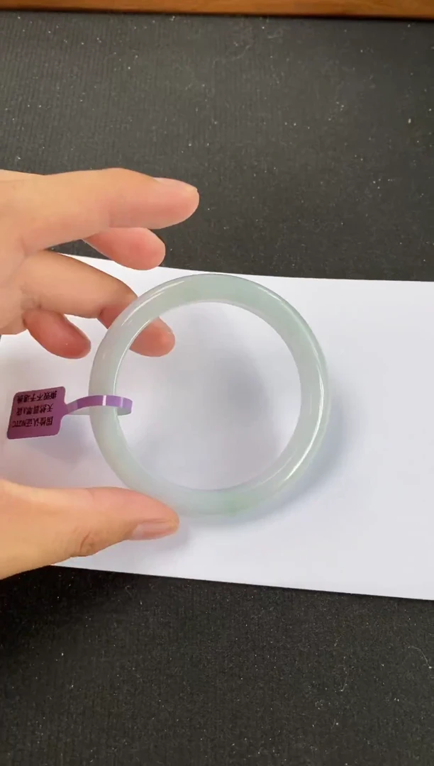 未镶嵌手镯翡翠（淡蓝底带绿花）正圈5号