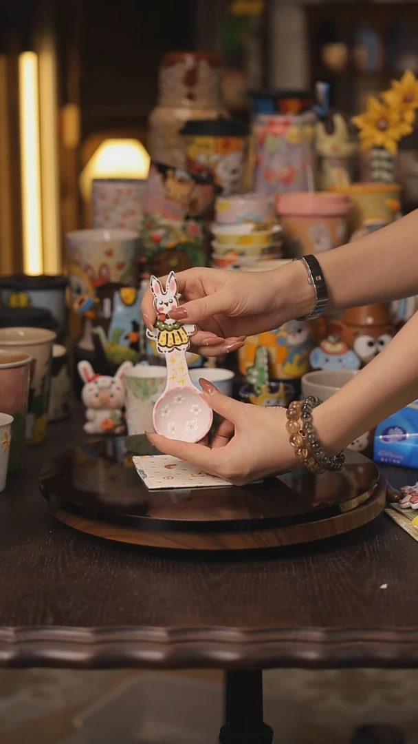 景德镇釉下彩绘设计师款式陶瓷