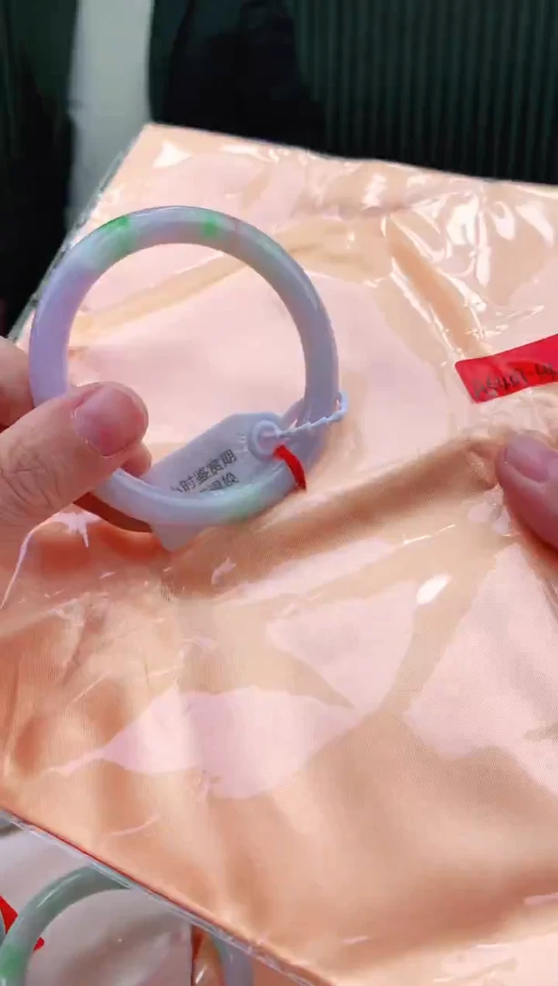 未镶嵌手镯翡翠54+