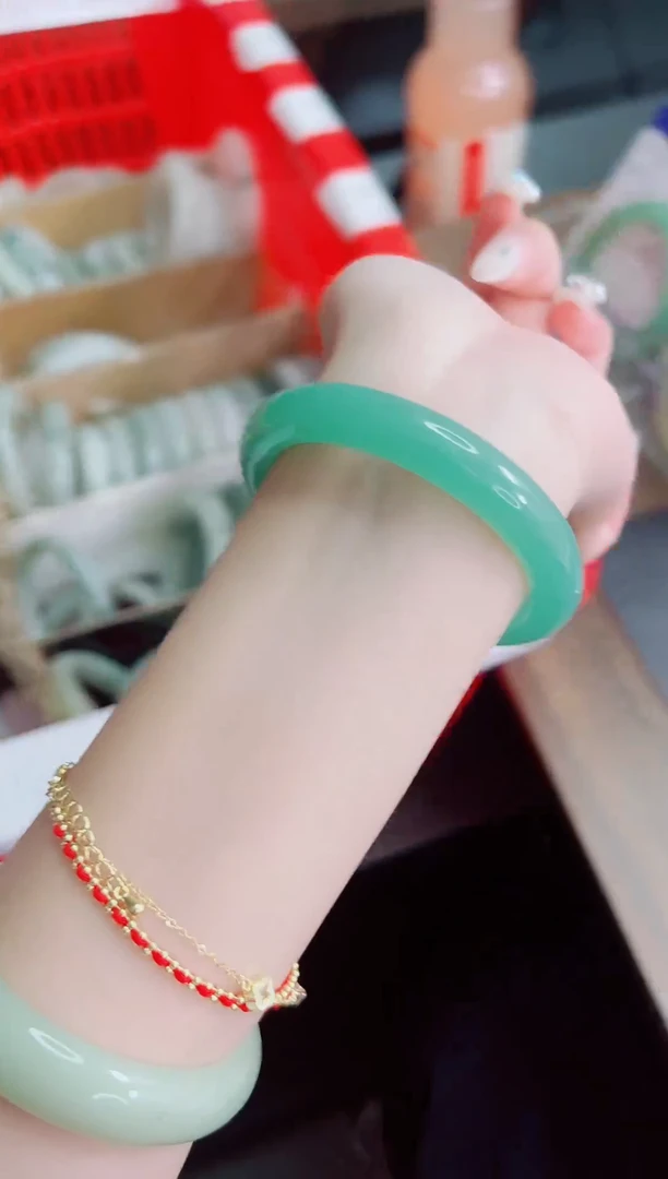 未镶嵌手镯石英质玉027-52.5