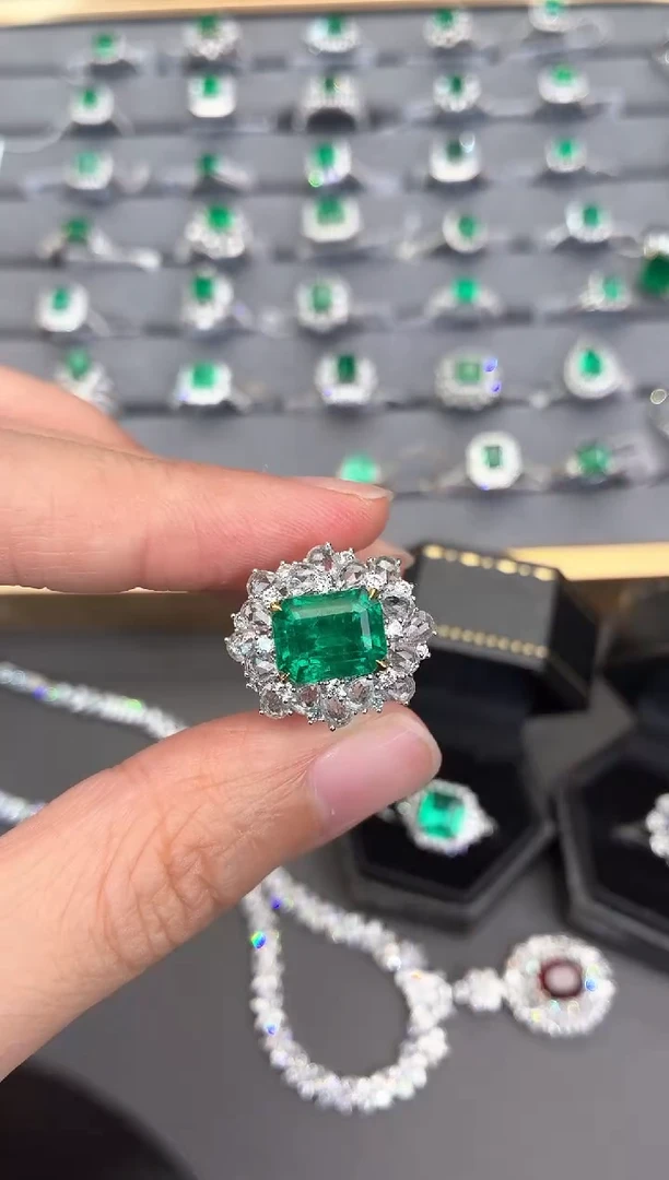 18K金镶嵌戒指祖母绿【闪购】4.15ct/七天鉴赏