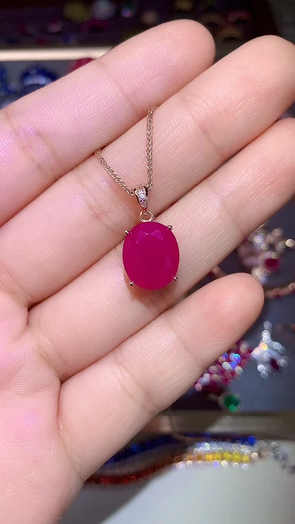 银S925镶嵌颈饰红宝石....