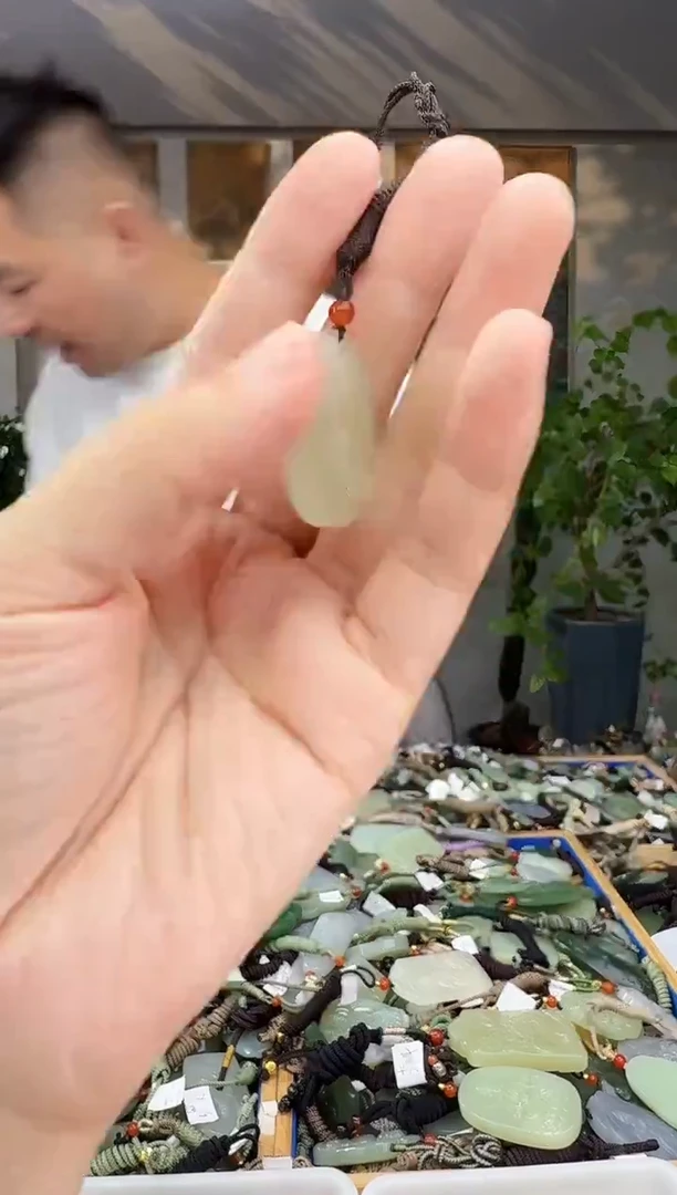未镶嵌和田玉挂件拍一发一