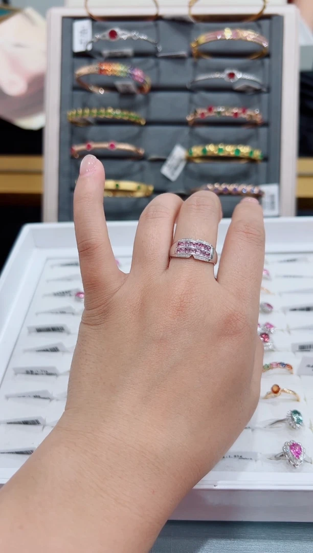 【闪购商品】彩色蓝宝石戒指18K金镶嵌·