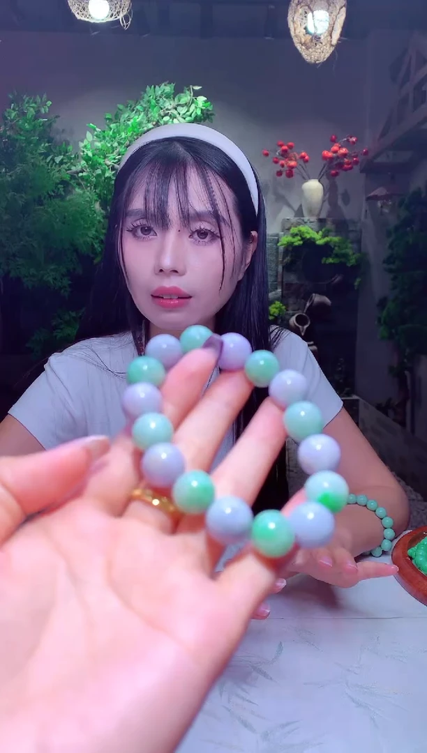 颈饰未镶嵌翡翠天然翡翠（拍一发一）