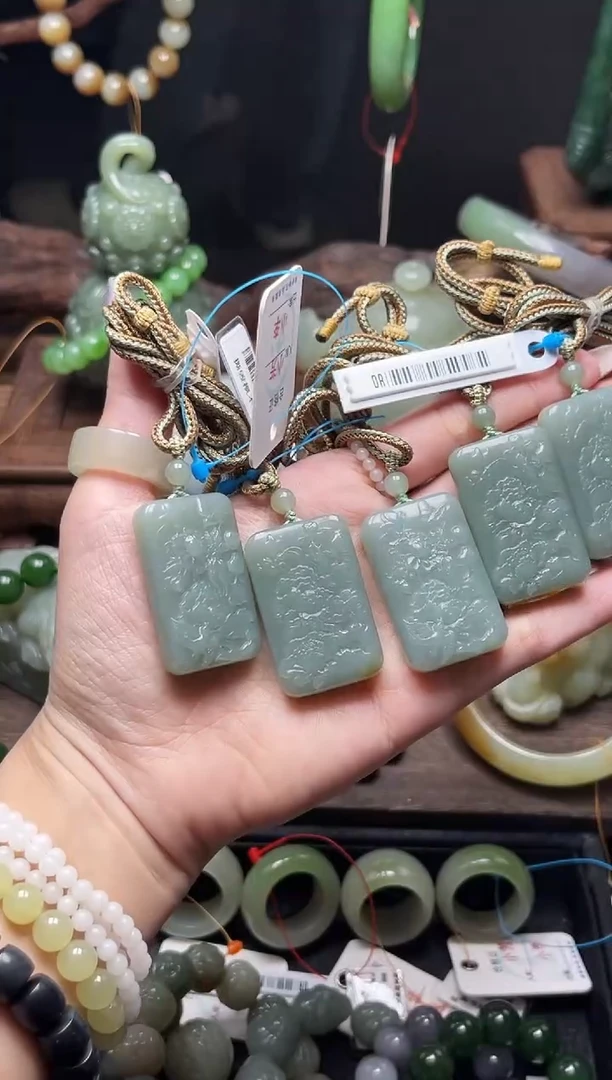 和田玉未镶嵌吊坠(不含链)吐拉牧场  花开富贵多样性发一