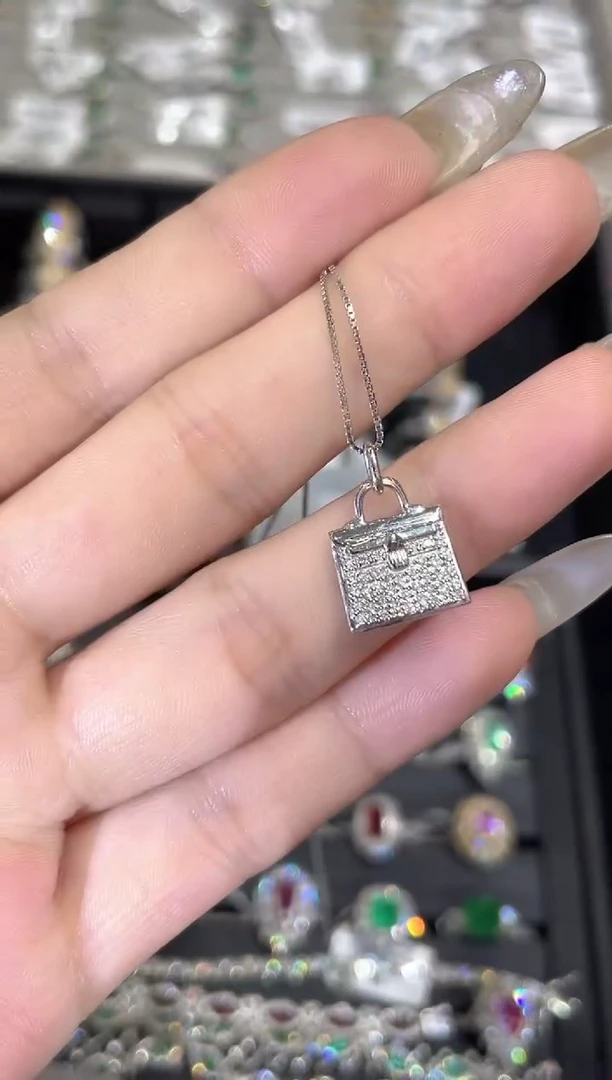 18K金镶嵌吊坠（不含链）钻石YH