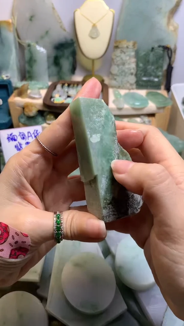 【闪购商品】翡翠挂件未镶嵌缅甸A货翡翠，没有运费险