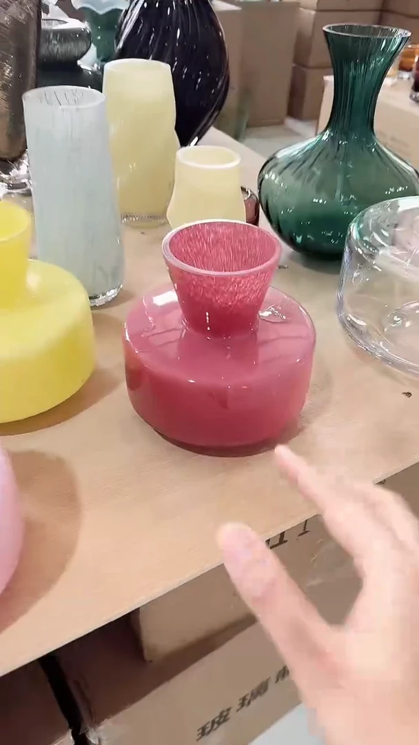 【闪购商品】玻璃西瓜红扁瓶