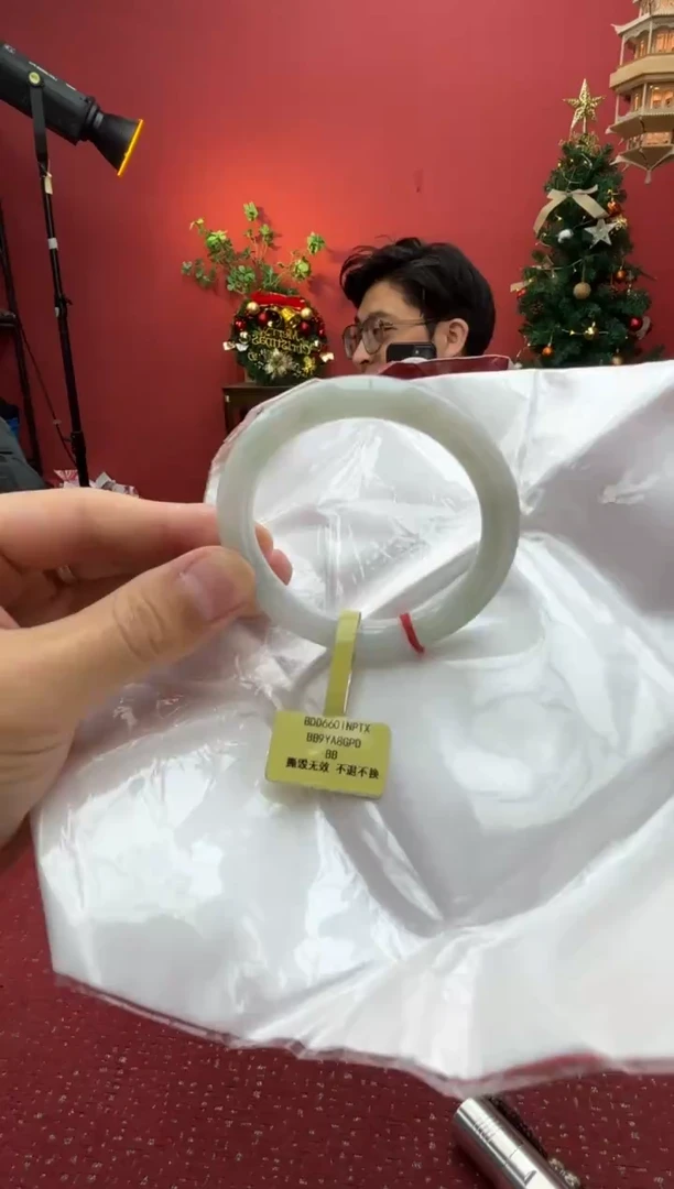 未镶嵌手镯（圆镯）翡翠翡翠手镯24