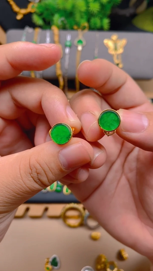 银S925镶嵌翡翠耳饰无事牌耳钉