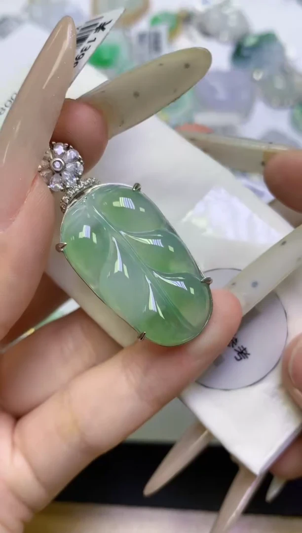 颈饰未镶嵌翡翠天然缅甸翡翠A货百元以上9元证书费自理