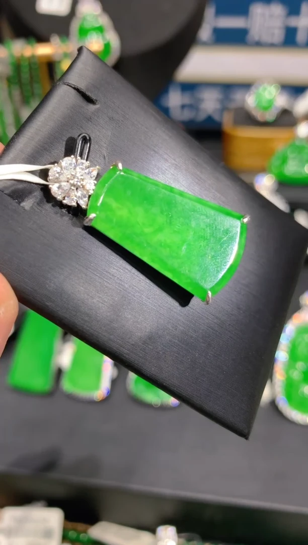 翡翠未镶嵌颈饰6一季