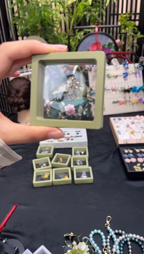 织绣哈****2非遗苏绣手工饰品