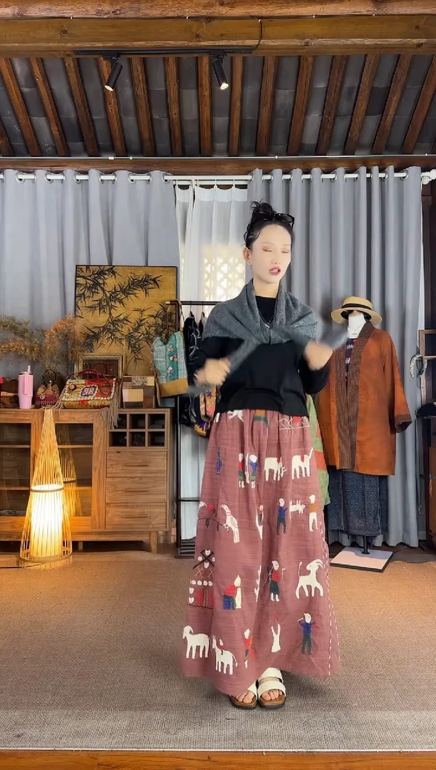 设计师款砖红孩童刺绣半裙
