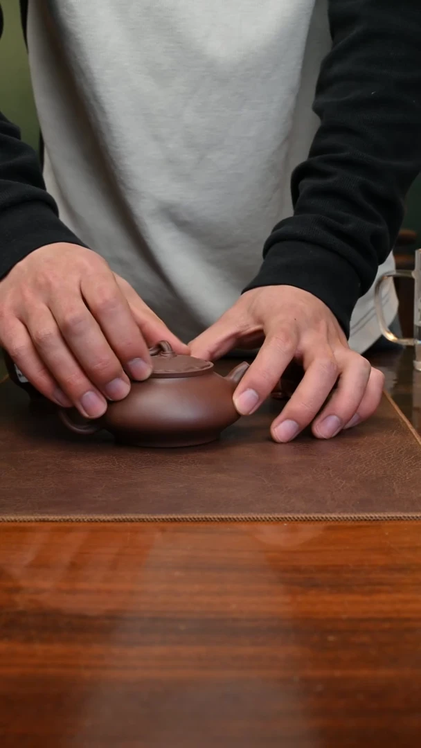 【闪购商品】紫砂茶壶荷莲底槽青160cc