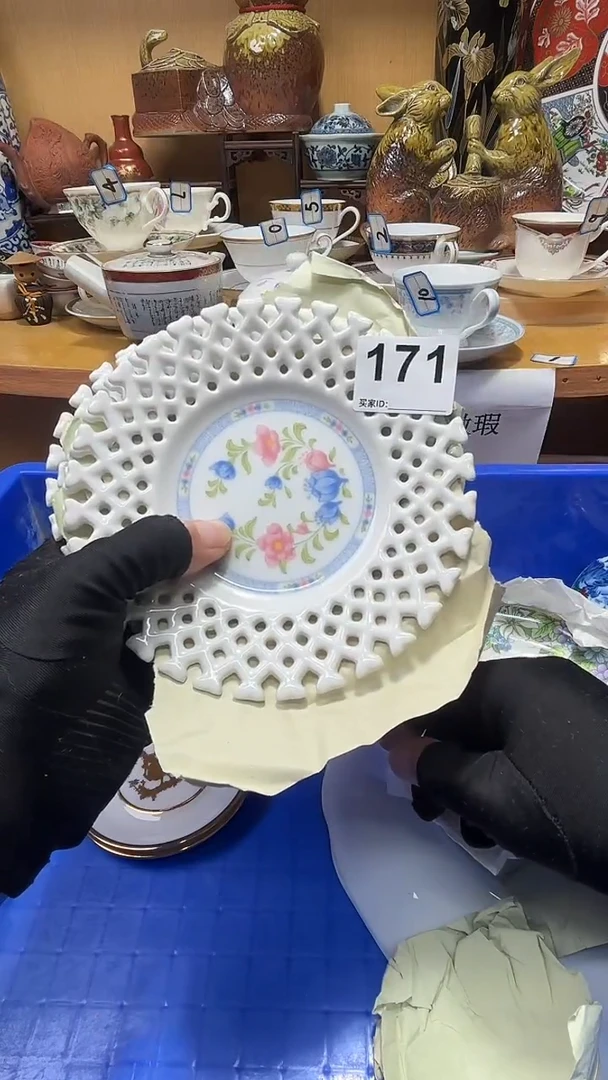 玥**?中古货品默认微瑕