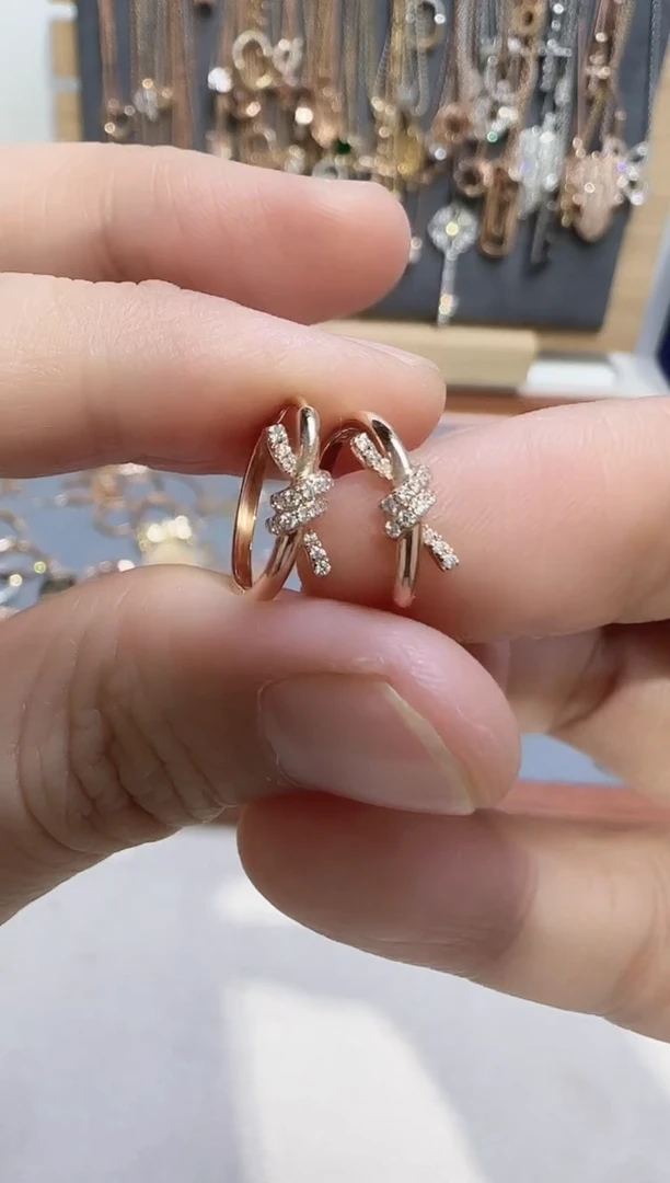 【闪购商品】天然钻石耳饰18K金镶嵌多样性发货发其一