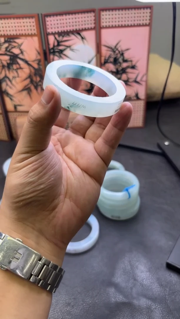 未镶嵌手镯定制翡翠秋*手镯