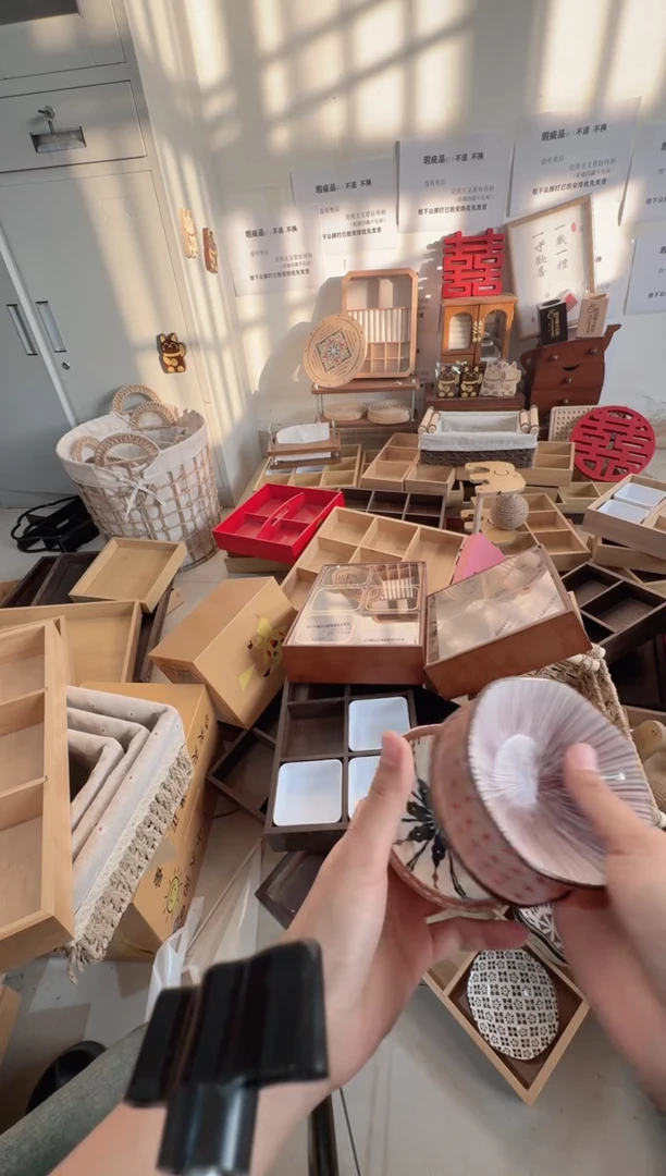 陶瓷小碗随机发9.9俩个拍下不退不换无售后