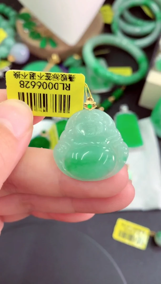 颈饰18K金镶嵌翡翠挂件