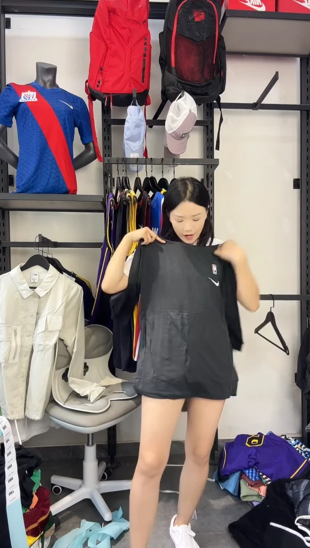 687编码 瑕疵款直播间过款为准 尺码