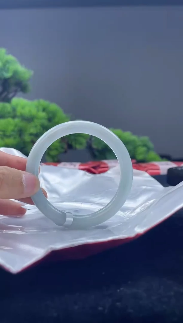 翡翠手镯未镶嵌手镯10