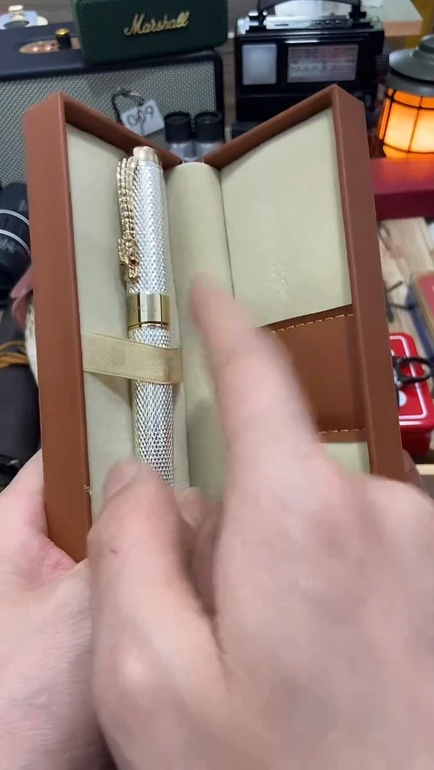 瓷片闪购商品 如图所示